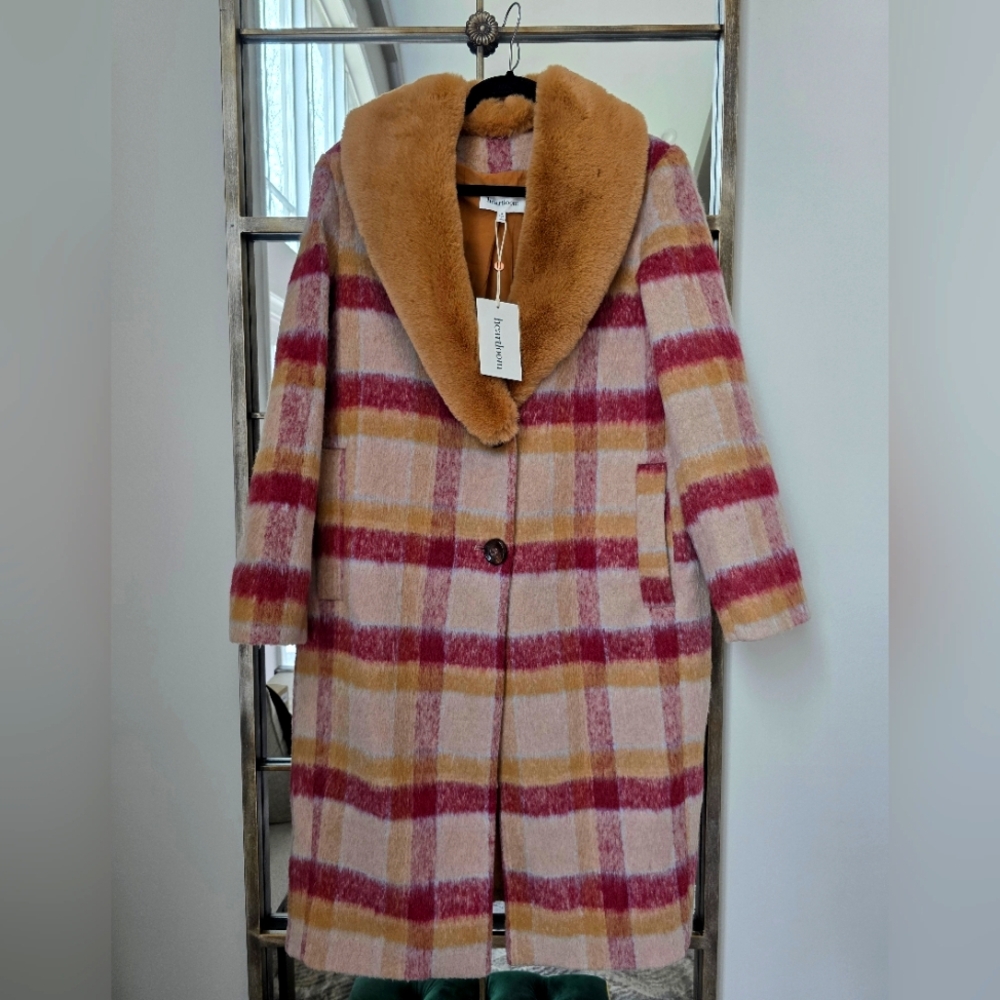 Heartloom Oversized Women's Plaid Coat - Tan and Burgundy **Removable Fur